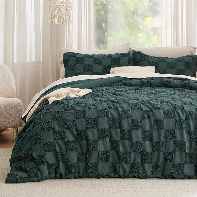 Bedsure 3- Pieces Comforter Set,Boho Tufted Bed Set, Checkered Farmhouse Shabby Chic Bedding, 1 Plaid Geometric Comforter and 2 Pillow Shams