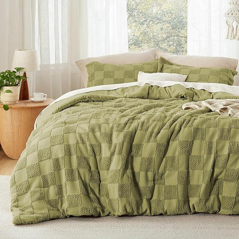 Bedsure 3- Pieces Comforter Set,Boho Tufted Bed Set, Checkered Farmhouse Shabby Chic Bedding, 1 Plaid Geometric Comforter and 2 Pillow Shams