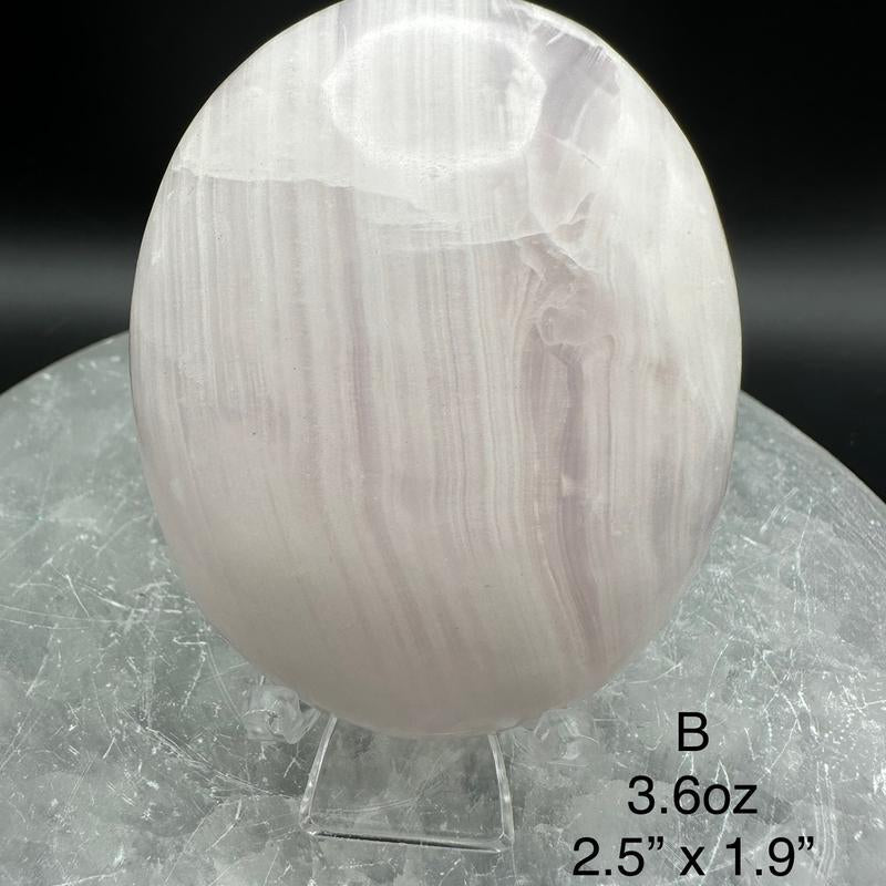 Mangano Calcite Palm Stone (UV Reactive)