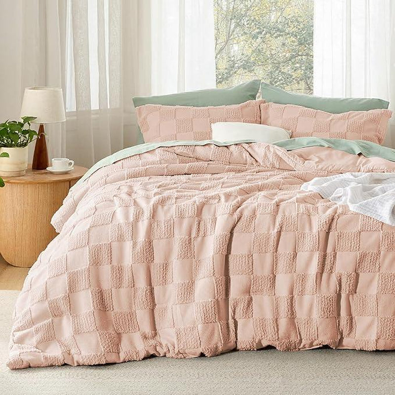 Bedsure 3- Pieces Comforter Set,Boho Tufted Bed Set, Checkered Farmhouse Shabby Chic Bedding, 1 Plaid Geometric Comforter and 2 Pillow Shams