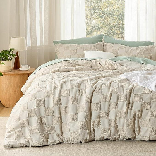 Bedsure 3- Pieces Comforter Set,Boho Tufted Bed Set, Checkered Farmhouse Shabby Chic Bedding, 1 Plaid Geometric Comforter and 2 Pillow Shams